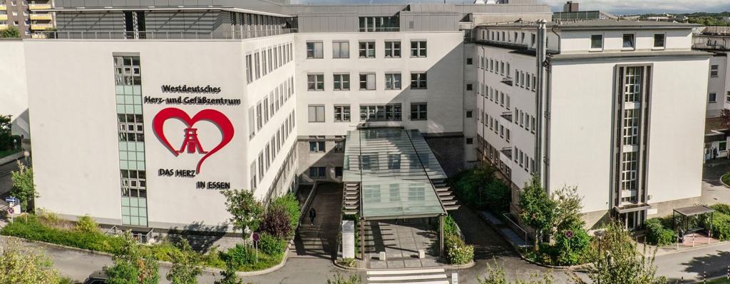 The University Hospital Essen is the leading healthcare center in Ruhr, employing around 11,000 staff and operating 1,700 beds. Since 2015, it has been advancing towards becoming a smart hospital. Its key focus areas include oncology, transplantation, cardiovascular diseases, infectious diseases, immunology, and translational neuro- and behavioral sciences